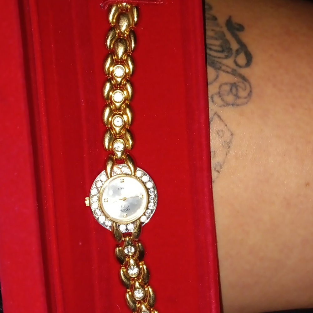 EJ woman's quartz watch